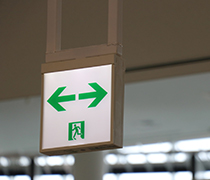 誘導灯および誘導標識